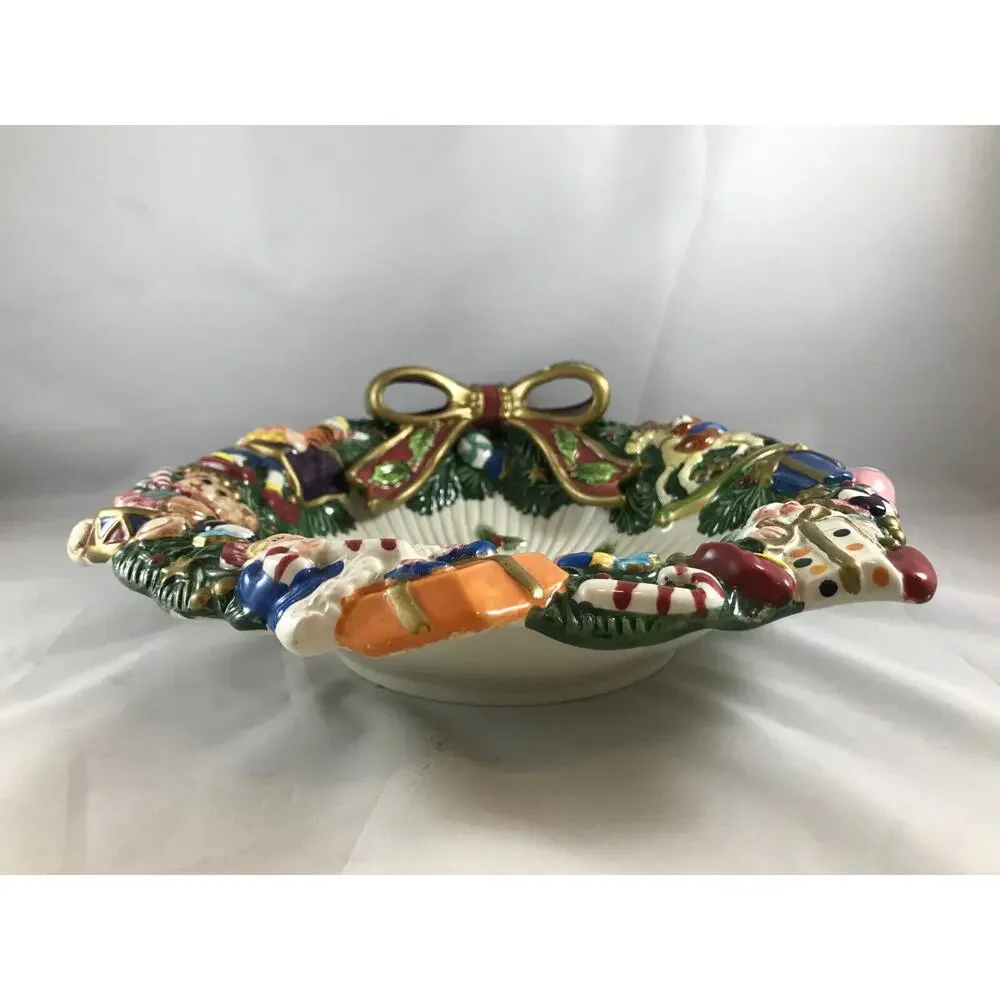 Beautiful Fitz and Floyd Christmas Bowl Holly Bow and Toys Border